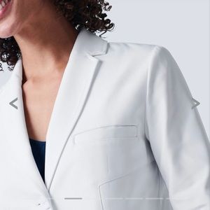 Medelita Elizabeth B. Short Lab Coat/White Coat for Students